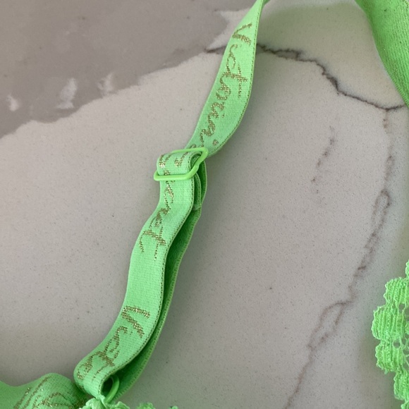 Victoria’s Secret Front Closure Racer Back Bralette - Picture 3 of 8